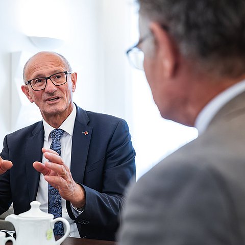 � BKA/Brauneis LH Mattle bei Finanzminister: „Positive Budget-Nachrichten aus Tirol“