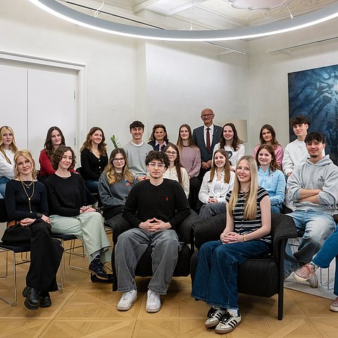 � Land Tirol/Jovanovic „Frag den LH“ im April: Perspektiven für junge Menschen