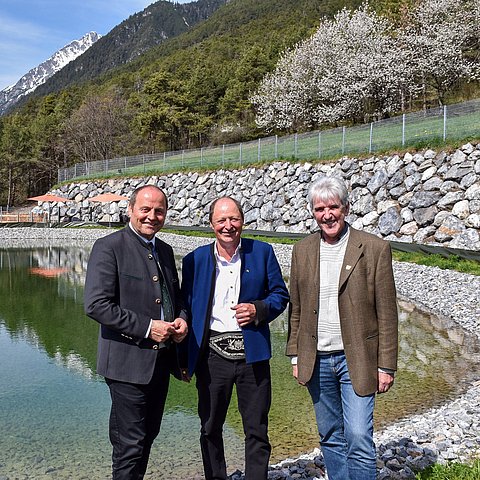 � Land Tirol/Jansenberger Versorgung sichern, Gemeinde schützen: Neuer Teich in Stanz