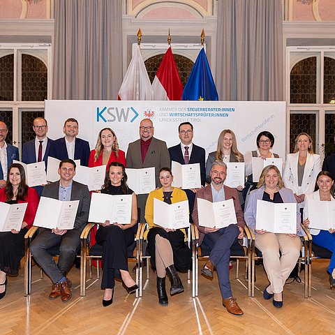 � Blickfang Photographie/Julia Türtscher Elf SteuerberaterInnen und drei WirtschaftsprüferInnen in Innsbruck bestellt