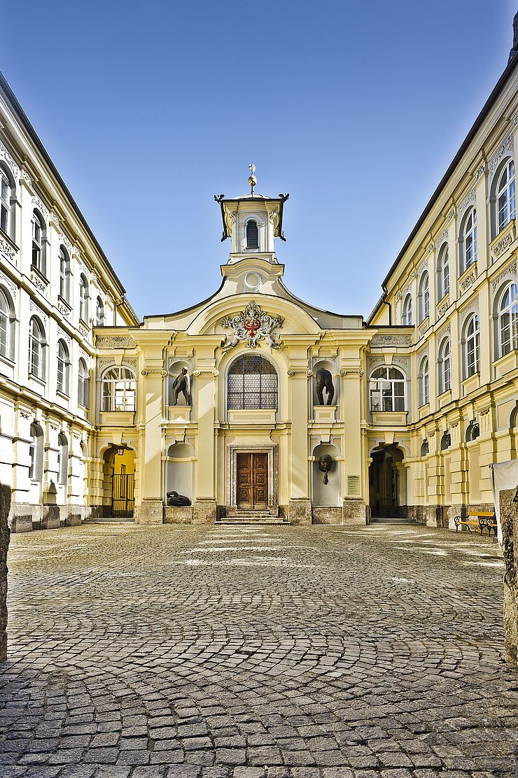 Die "Hauskapelle" des Tiroler Landtages im Innenhof des Alten Landhauses