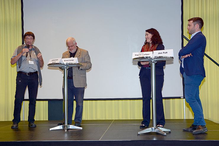 V.li.: Dr. Johannes Heeb (detranz), Ernst Lung (BMVIT), LHStvin Ingrid Felipe, Jon Pult (AlpInnoCT und Präsident Alpen-Initiative) bei der abschließenden Podiumsdiskussion.