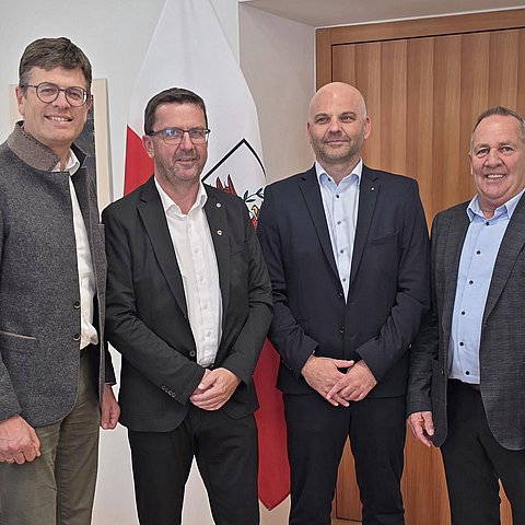 � Land Tirol/Hotter Neue Gemeindevertreter in Stans und Fügenberg angelobt