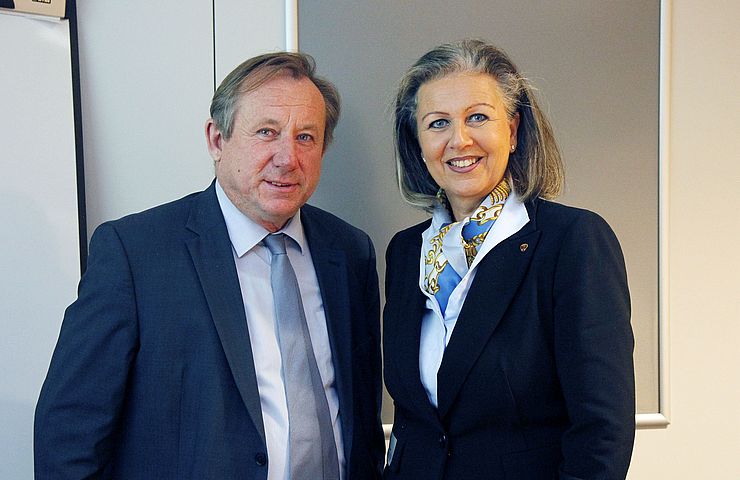 Wirtschaftslandesrätin Patrizia Zoller-Frischauf traf Wolfgang Burtscher, stellvertretender Generaldirektor der Generaldirektion Forschung (DG RTD).