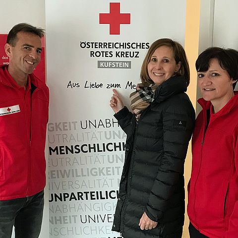 Landesrätin Gabriele Fischer besuchte einen „Protect Plus“-Workshop in der Ortsstelle Wörgl des Roten Kreuzes Tirol. Am Bild mit Bezirksstellenstellvertreter Gerhard Thurner und Andrea Ager, Referentin für Gesundheit und soziale Dienste für den Bezirk Kufstein. 