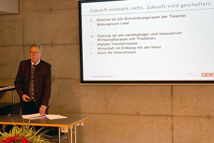 Michael Aichner, Obmann der WKO Lienz, referierte über die wirtschaftliche und touristische Situation Osttirols.