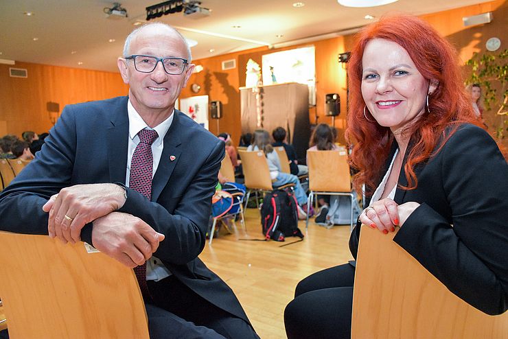 H Anton Mattle und LRin Cornelia Hagele gratulieren zum 50. Geburtstag des Tiroler Kulturservice.