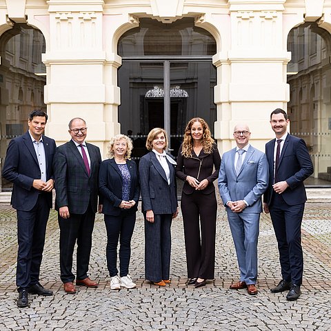 � Land Tirol/Steinlechner Gemeinsame Qualitätsstandards für die Kinder- und Jugendhilfe in Österreich