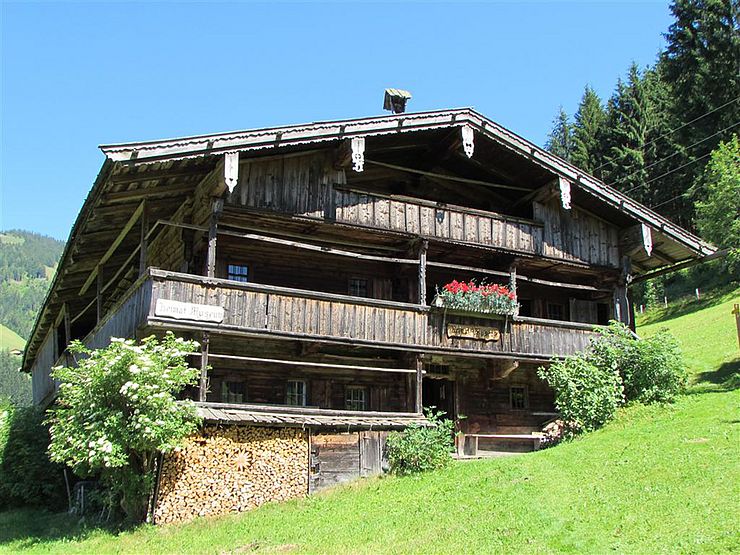 Außenansicht des "Bergbauernmuseums" in "Alpbach"
