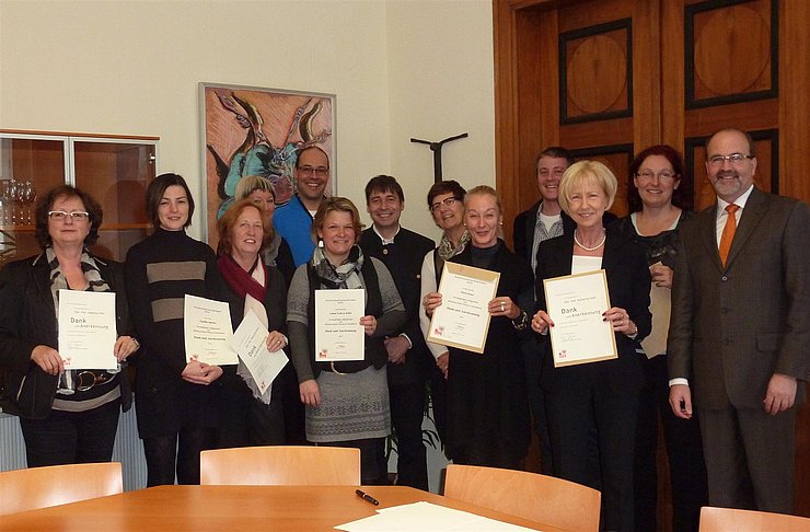 Ingeborg Heel, Mag. Angelika Sparber, Maria Rameshan, Barbara Knoll, Peter Juen, Sabine Lederer-Klöbl, Schulamtsleiter Dietmar Bartl, Bezirksschulinspektorin Margarethe Egger, Maria Kusci, Peter Spanblöchl vom Dienststellenausschuss, Katharina Auer,  Eva 