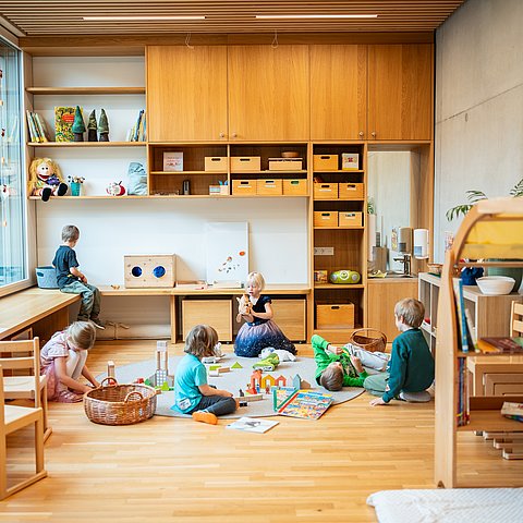 � Land Tirol/Fitsch Kinderbildung und Kinderbetreuung