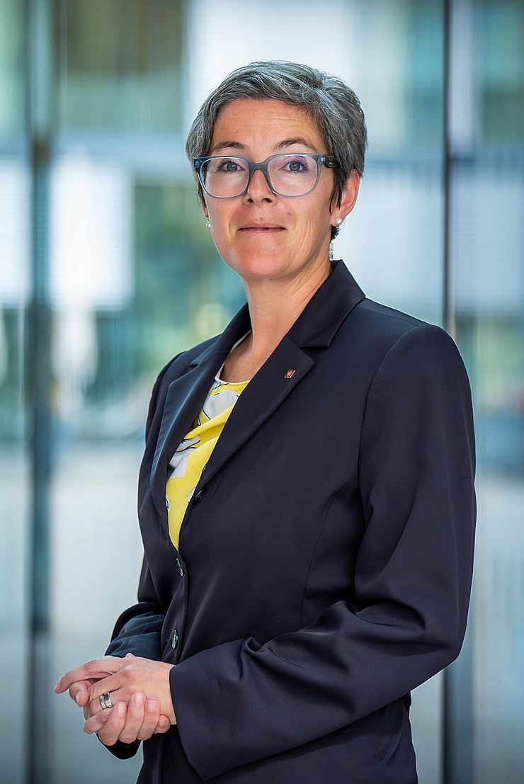 Porträtfoto von der neuen Bezirkshauptfrau der BH Innsbruck