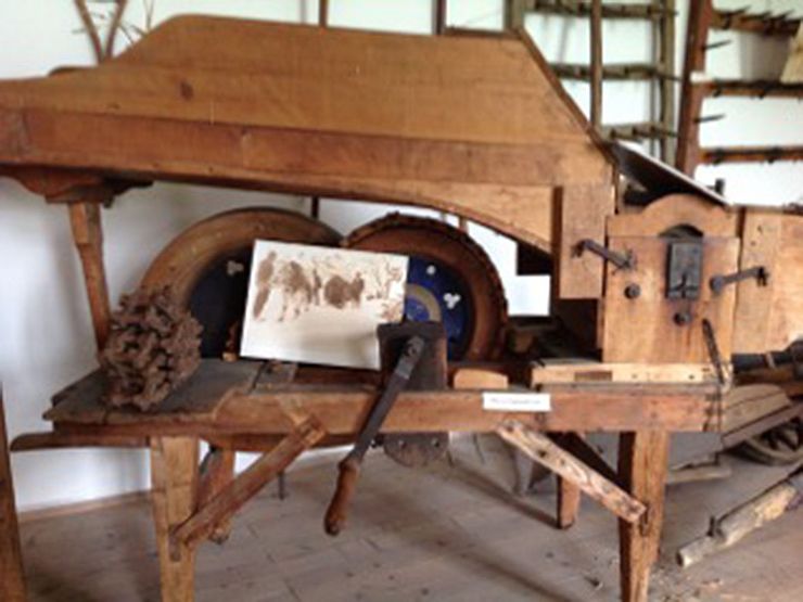 Dreschmaschine in der "Bäuerlichen Gerätesammlung LLA Rotholz" in "Strass"