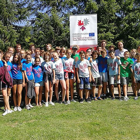 50 Kinder aus der Europaregion Tirol, Südtirol und dem Trentino verbrachten eine Woche unter dem Motto „Natur trifft Kultur" in Toblach.