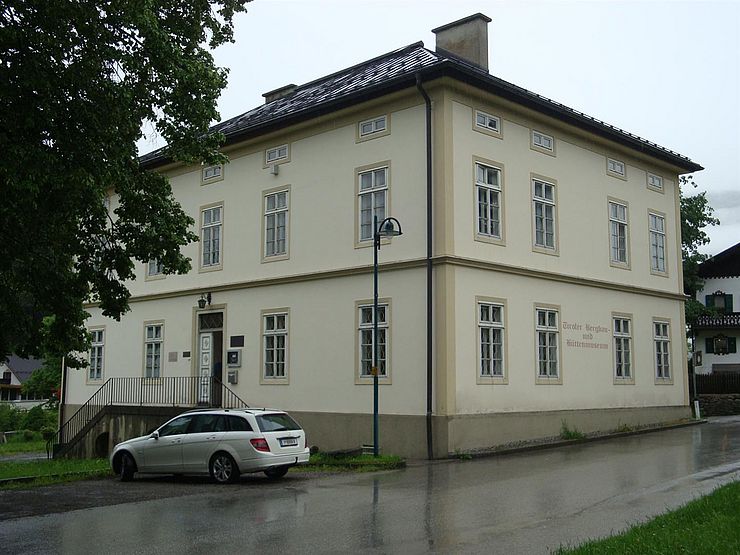 Außenansicht des "Tiroler Bergbau- und Hüttenmuseums" in "Brixlegg"