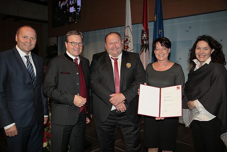 Markus Reiterer wurde von LHStv Josef Geisler, LH Günther Platter und LTP Sonja Ledl-Rossmann mit dem Tiroler Adler-Orden in Gold gewürdigt. 