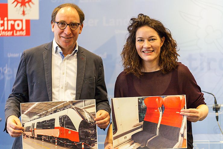 Mehr Beinfreiheit, mehr Platz für Räder, WLAN im Nahverkehr &#150; LHStvin Ingrid Felipe und LR Johanes Rauch mit Visualisierungen der TALENT-Züge, die ab 2020 auch durch Tirol fahren.