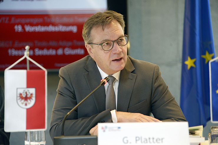 LH Günther Platter betonte im Rahmen der anschließenden Pressekonferenz einmal mehr die Bedeutung einer einheitlichen, gemeinsamen Verkehrsstrategie. 