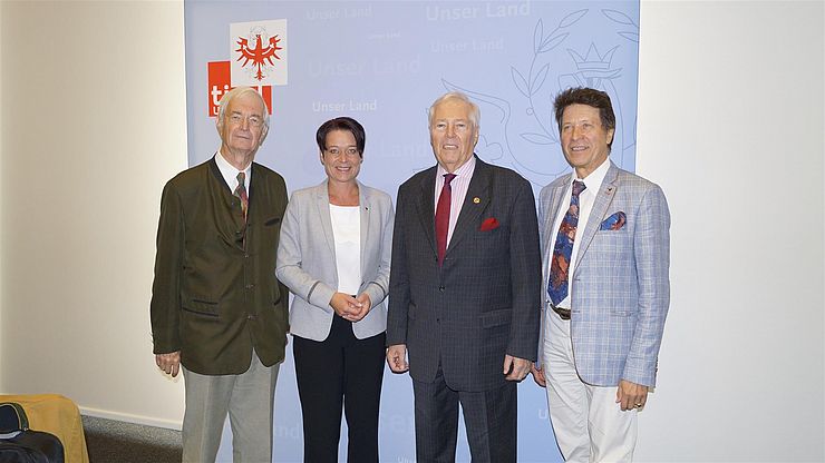 v.l. AÖWB VP Jürgen Em, LTPin Sonja Ledl-Rossmann, AÖWB Präsident Gustav Chlestil und AÖWB VP Werner Götz