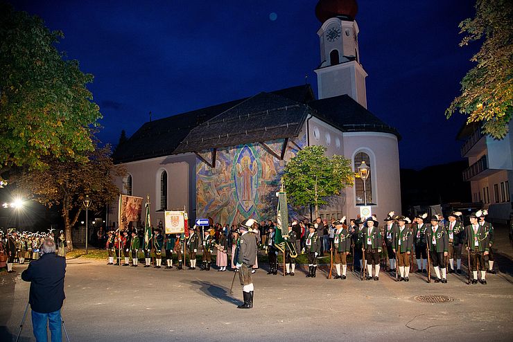 Die Schützenkompanie Ehrwald sowie die Bürgermusikkapelle Ehrwald führten den Landesüblichen Empfang durch.