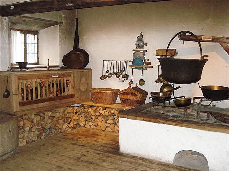 Blick in die Küche des "Heimatmuseums Sixenhof".