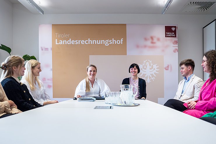 © Landtagsdirektion/Christanell Studierende zu Gast am LRH Tirol