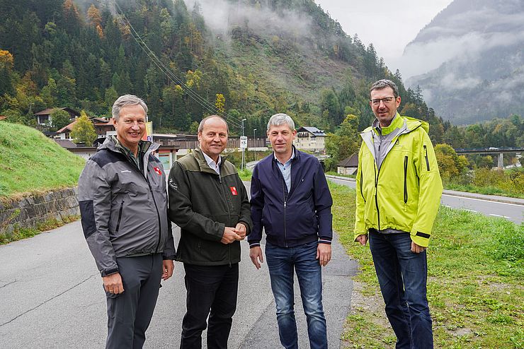 Alle vier Männer beim Lokalaugenschein im Ötztal.