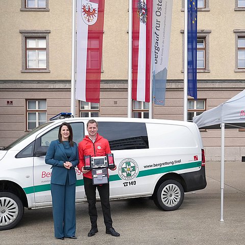 � Land Tirol/Trenker Mehr Sicherheit im Krisenfall: Zweckzuschuss für Tiroler Bergrettung