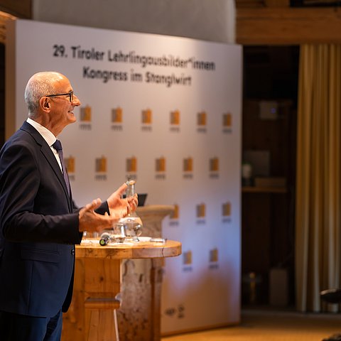 � Land Tirol/INNFRAME 27 Auszeichnungen an LehrlingsausbilderInnen verliehen