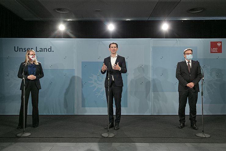 Wirtschaftsministerin Margarete Schramböck, Bundeskanzler Sebastian Kurz und LH Günther Platter.