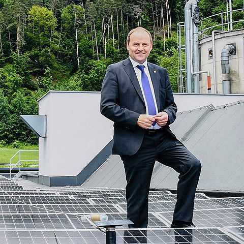Auf dem Weg in die Energieautonomie schreitet in Tirol kontinuierlich voran. Zum zweiten Mal in Folge konnte die Energieerzeugung aus Photovoltaik 2020 um rund 13 Prozent gesteigert werden. 