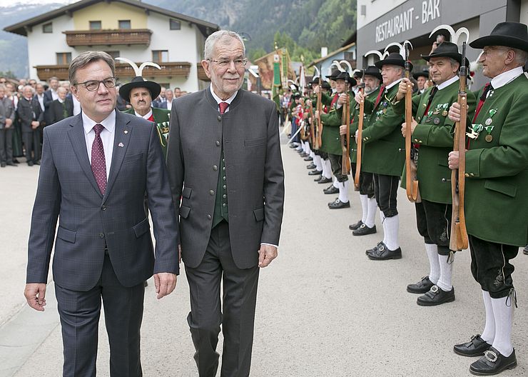 LH Günther Platter mit Bundespräsident und Ehrenbürger Alexander Van der Bellen.