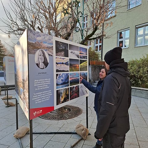 � Euregio/Gemeinde Jenbach Zehn Jahre Euregio-Kalender: Wanderausstellung erneut in Tirol
