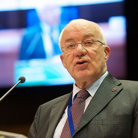 Anti-Korruptionsbeauftragter des Europarates van Staa bei seiner Rede in Oslo