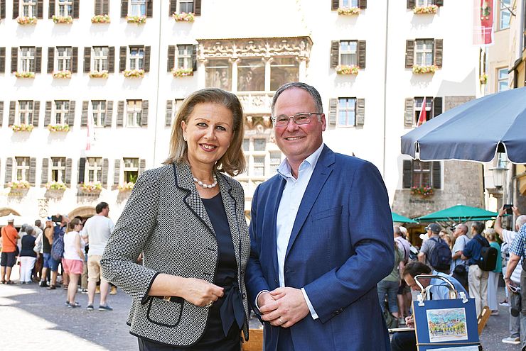 Wirtschaftslandesrätin Patrizia Zoller-Frischauf und CMI-Direktor Christian Mayerhofer.