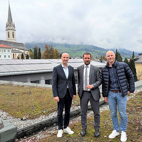 Vom Schuldach in die Steckdose: Neue PV-Anlage an der TFBS Lienz geht ans Netz