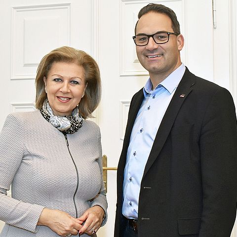Wirtschaftslandesrätin Patrizia Zoller-Frischauf mit Wirtschaftskammer-Präsident Christoph Walser. HINWEIS: Es handelt sich hierbei um ein Archivbild, das vor der Coronakrise entstanden ist. 