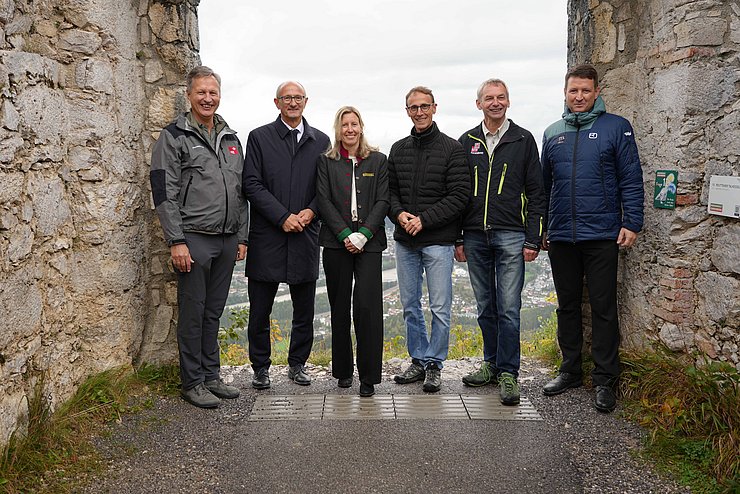 Gruppenfoto in der Burgruinen 