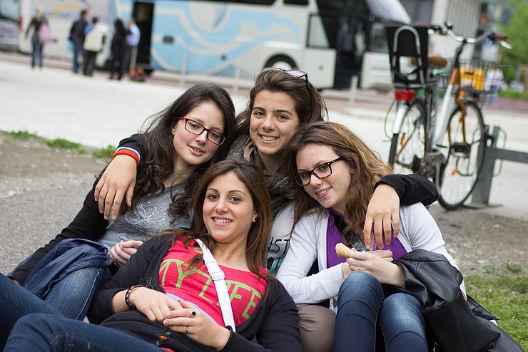 Beim Euregio Jugendfestival kommen Jugendliche aus Tirol, Südtirol und dem Trentino zusammen, um gemeinsam an Ideen für die Zukunft zu arbeiten.