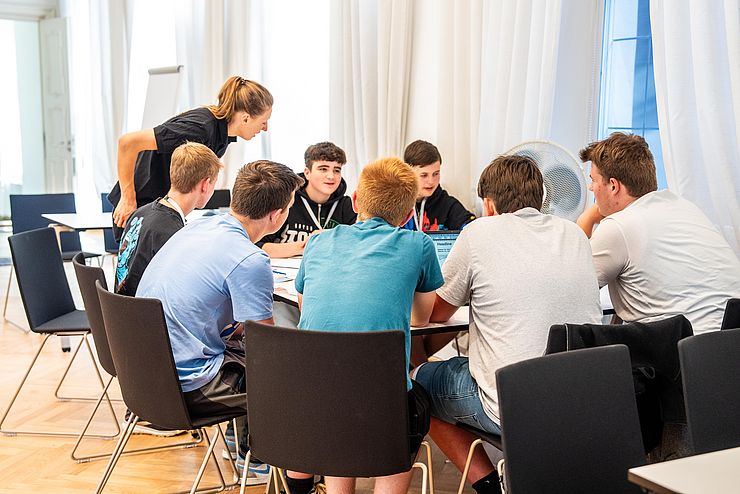 Rund 450 SchülerInnen aus ganz Tirol nahmen an der Demokratielandschaft 2024 teil.