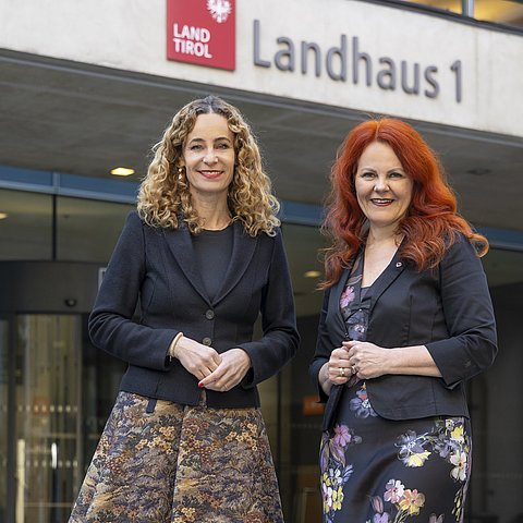 � Land Tirol/Die Fotografen Frauen für Wissenschaft und Forschung begeistern