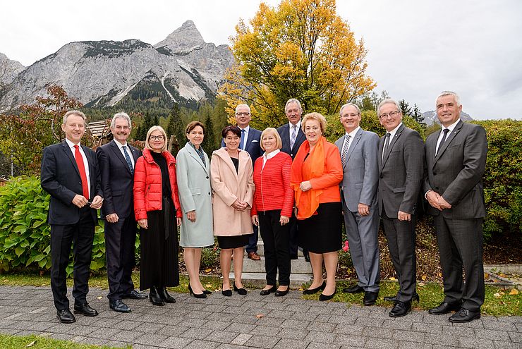 Die österreichischen LandtagspräsidentInnen mit ihren KollegInnen aus Südtirol und Sachsen-Anhalt.