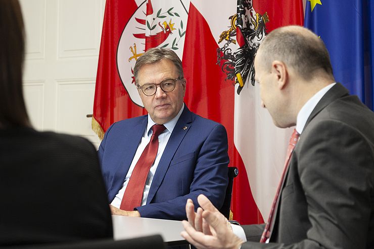 LH Günther Platter im Gespräch mit dem Botschafter