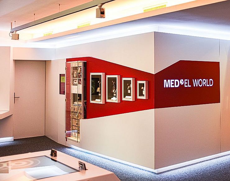 Ausstellung des Medizintechnikunternehmens MED-EL im Museum "AUDIOVERSUM Science Center" in Innsbruck.