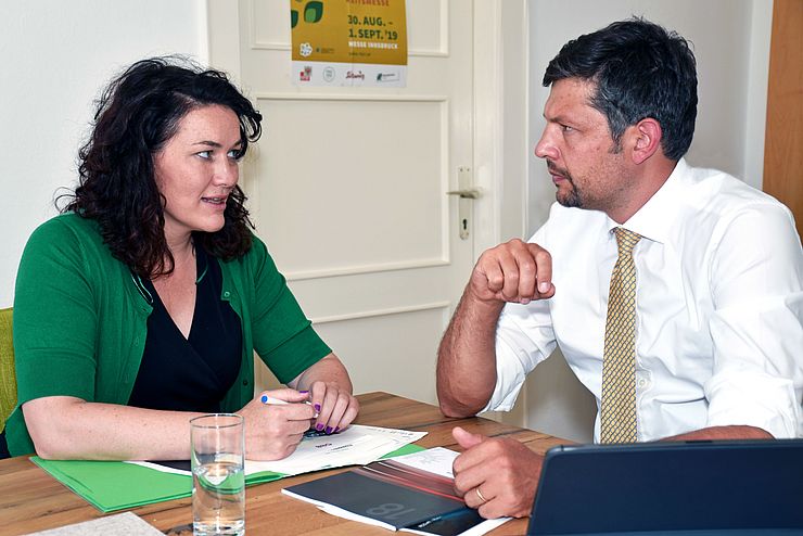 Im Gespräch mit ihrem Südtiroler Amtskollegen LHStv Daniel Alfreider betonte LHStvin Ingrid Felipe einmal mehr die Bedeutung eines gemeinsamen Vorgehens zur Verlagerung des Transitverkehrs auf die Schiene.