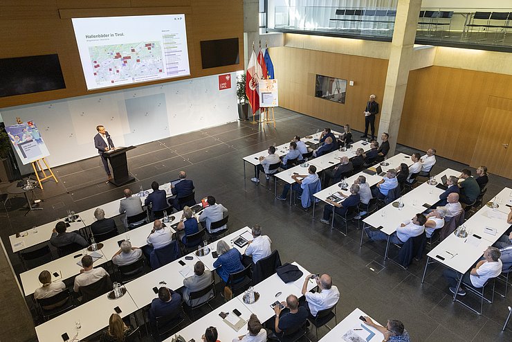 Großer Saal Landhaus - Reihen mit Zuhörenden