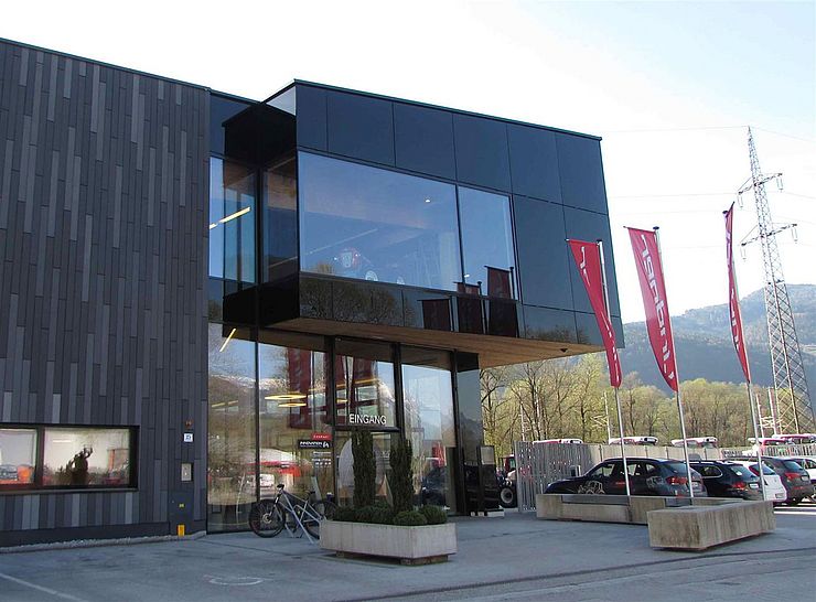 Außenansicht vom "Lindner Innovationszentrum und Museum" in "Kundl"