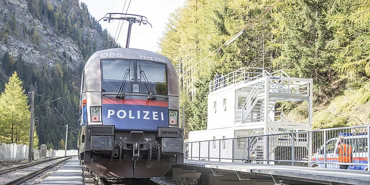 Inbetriebnahme der neuen Kontrollstelle Seehof im Bereich des Brennersees für Regional- und Güterzüge bzw. Fernverkehrszüge.