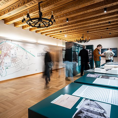 � Land Tirol/Christanell Gegen das Vergessen: Veranstaltungen im April