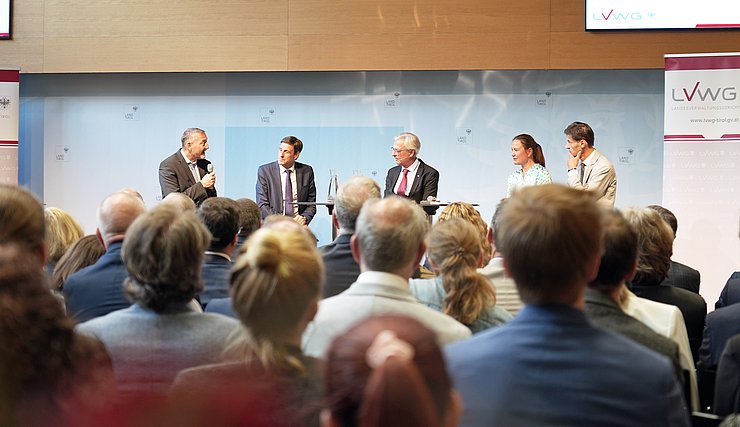 Podiumsdiskussion im Rahmen des Festakts zu 10 Jahre LVwG. 